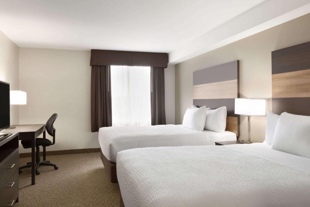 Days Inn & Suites by Wyndham Lindsay photo 4