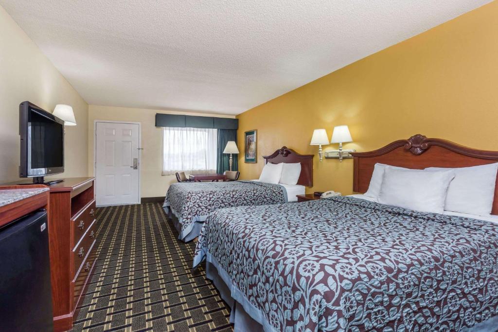 Days Inn & Suites by Wyndham Warner Robins Near Robins AFB photo 4