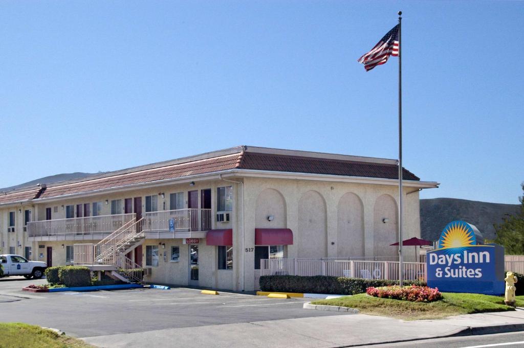 Days Inn by Wyndham San Marcos image