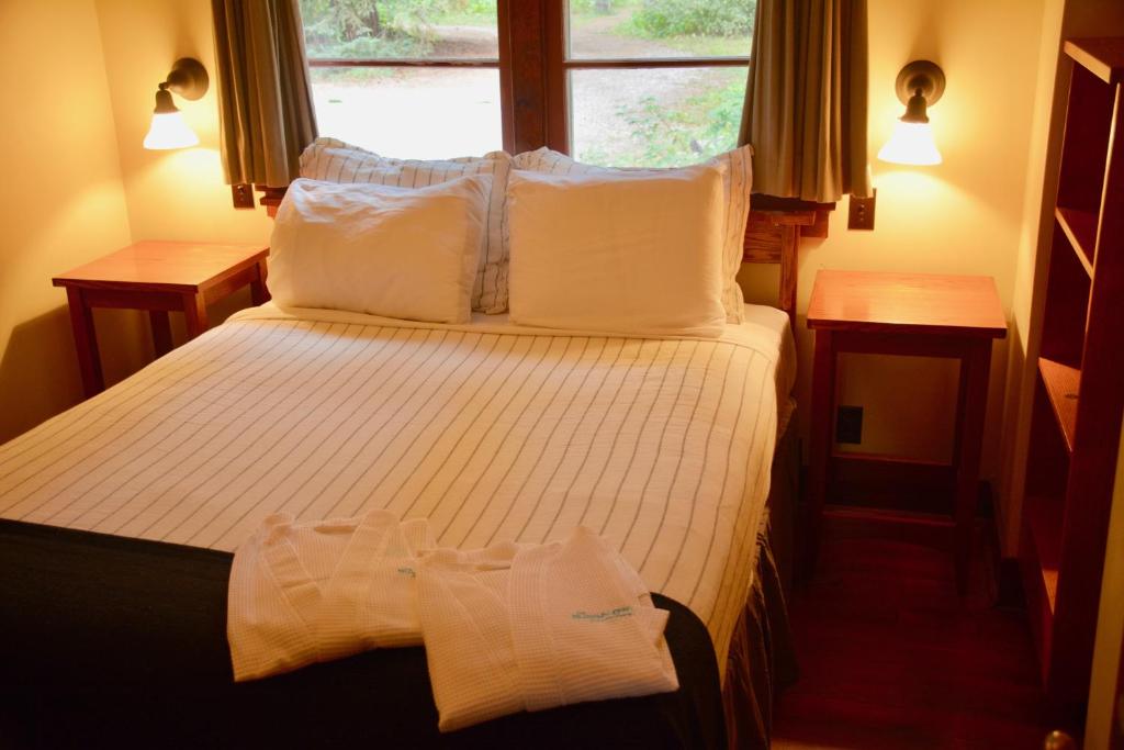 Johnston Canyon Lodge & Bungalows photo 4