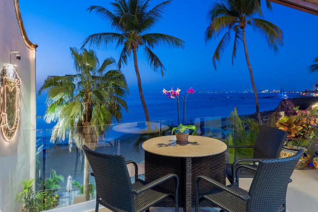 Четырехместный (Люкс с 2 спальнями), Vallarta Shores Beach Hotel