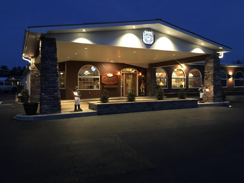 Landmark Motor Inn image