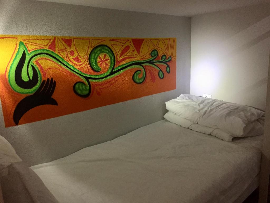 Номер (Кровать в общем 4-местном номере для мужчин и женщин), Golden Tram 242 Lisbonne Hostel
