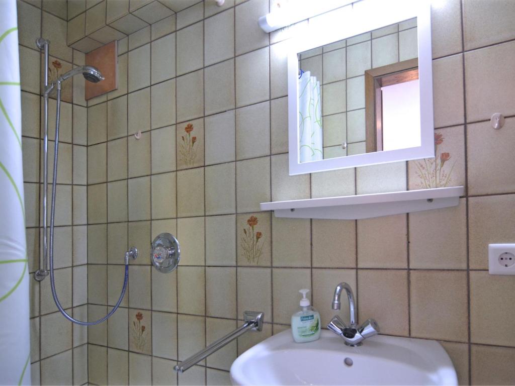 Modern Apartment in Sellinghausen with Terrace photo 4