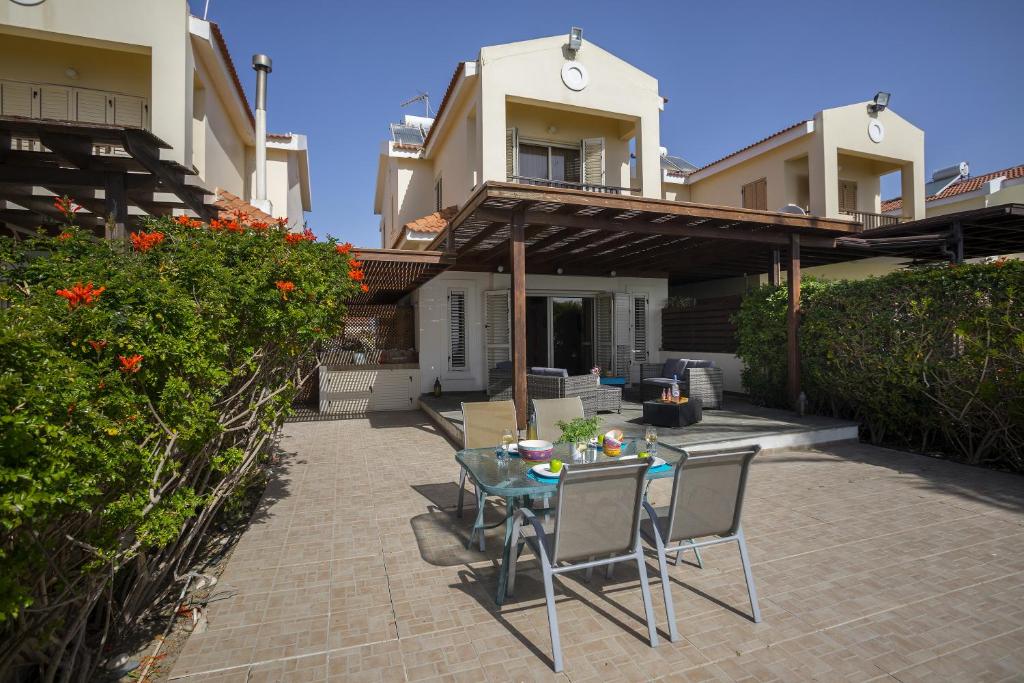 Meneou Beachfront Villa photo 2