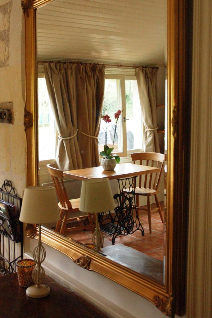 Le Logis du Pressoir Chambre d'Hotes Bed & Breakfast in beautiful 18th Century Estate in the heart of the Loire Valley with heated pool and extensive grounds photo 4