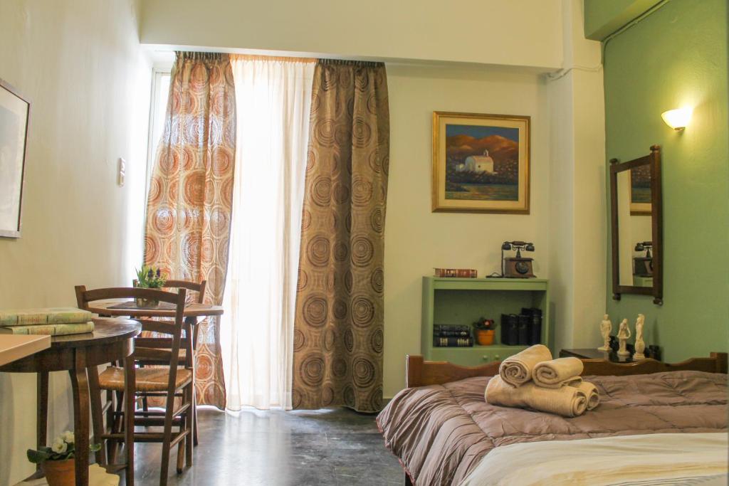 CENTRAL guest room photo 2