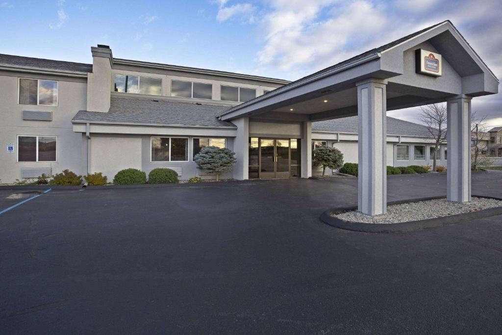 AmericInn by Wyndham Bay City photo 1