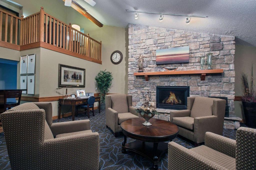 AmericInn by Wyndham Fort Dodge photo 3