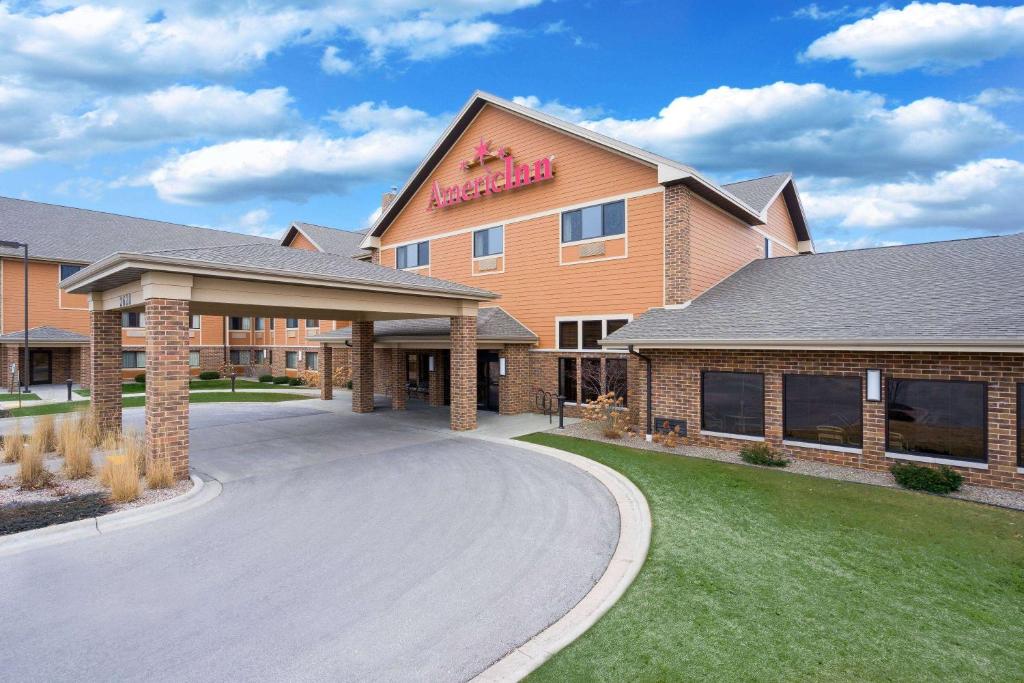 AmericInn by Wyndham Green Bay East image