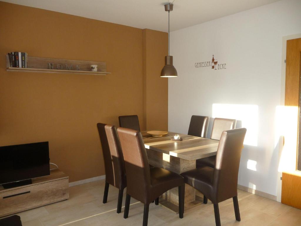 VIDS10C15-FeHaus-Huus-Oostsied photo 2