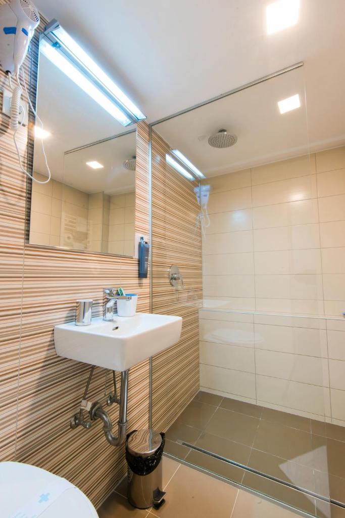 Двухместный (Двухместный номер «Комфорт» с 2 отдельными кроватями), Tia Apartments and Rooms
