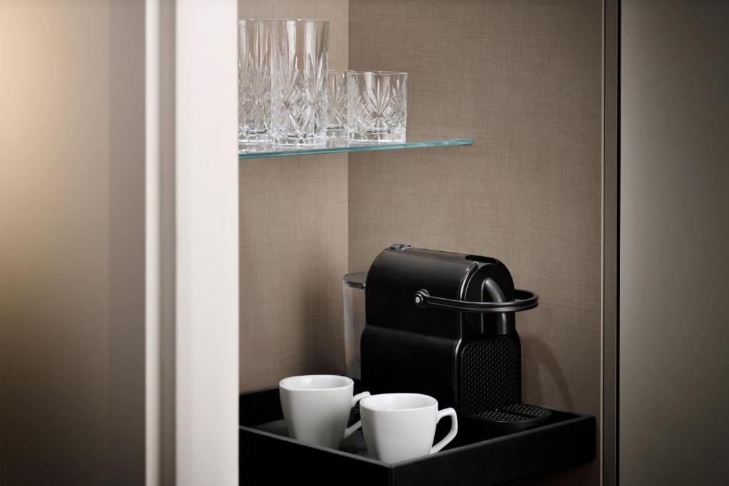 Columbus Hotel Monte-Carlo, Curio Collection by Hilton Room Type - Deluxe Queen Room