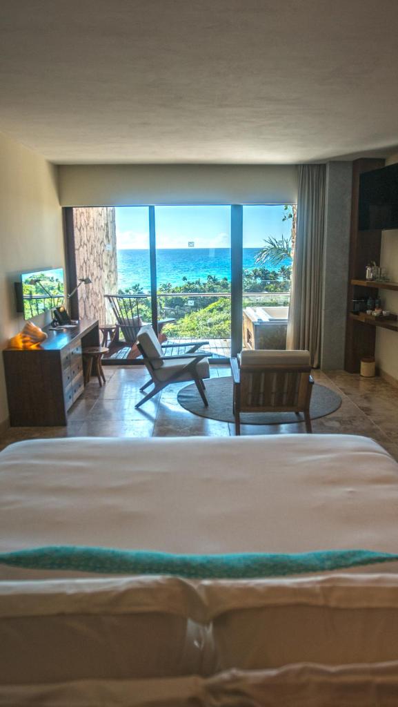 Трехместный (Люкс для взрослых с видом на океан), Hotel Xcaret Mexico - All Parks & Tours / All Inclusive