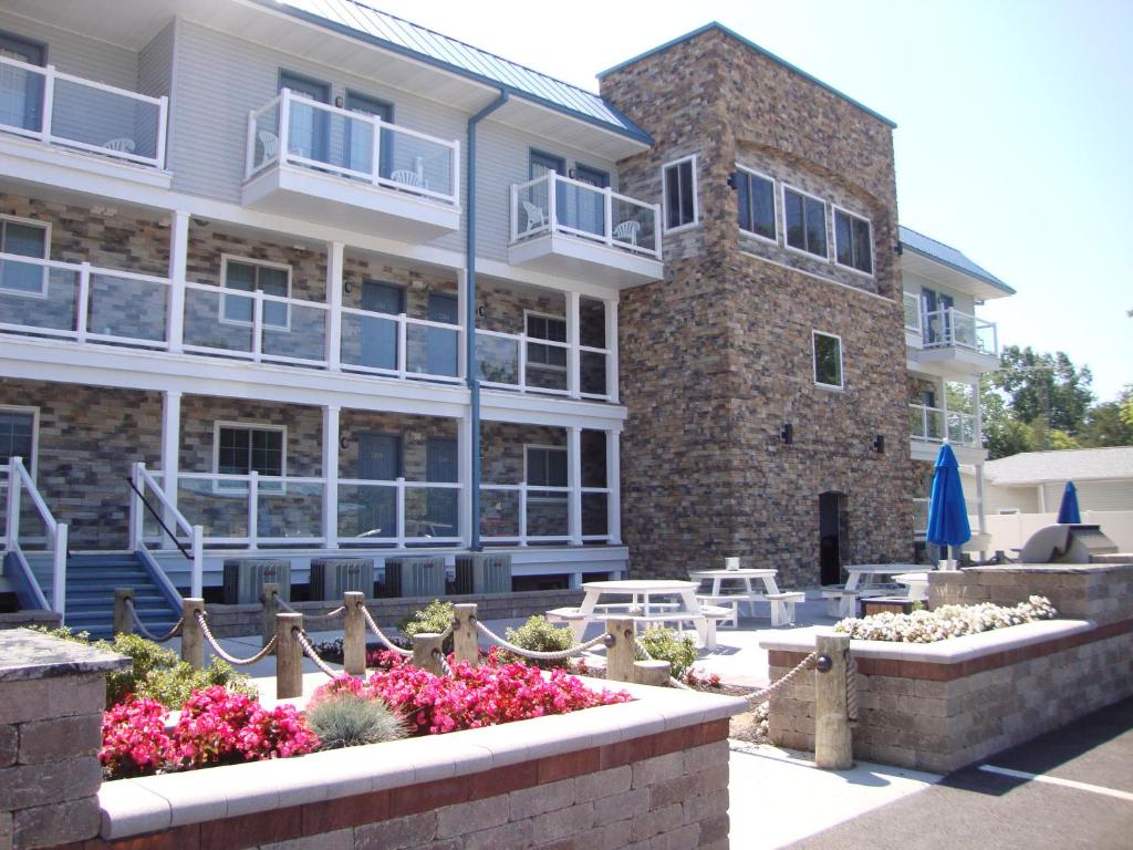Put-in-Bay Waterfront Condo #210 image