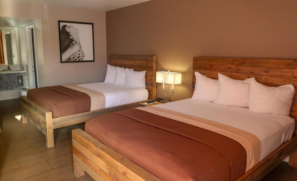 Двухместный (Стандартный номер с двумя кроватями размера «queen-size»), Thunderbird Boutique Hotel