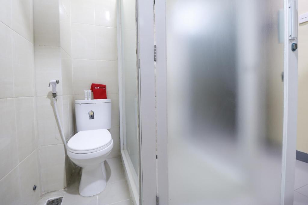 Двухместный (Двухместный номер с 1 кроватью), RedDoorz near ITC Cempaka Mas