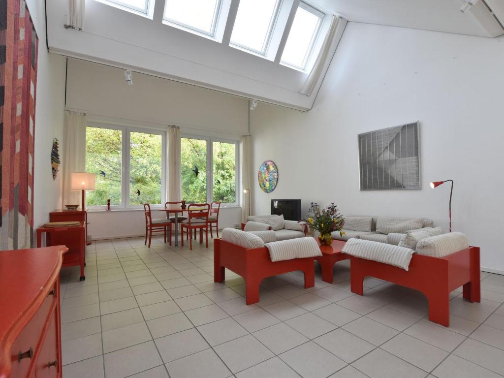 Spacious Holiday Home in K hlungsborn with Garden photo 2