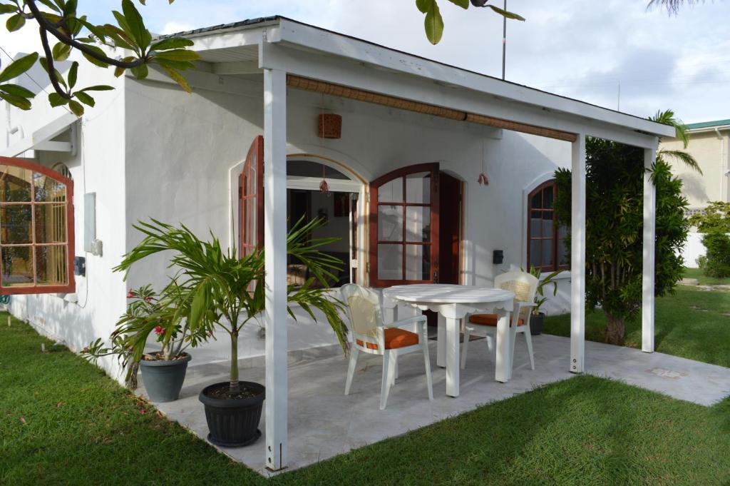 Frangipani Apartment photo 2