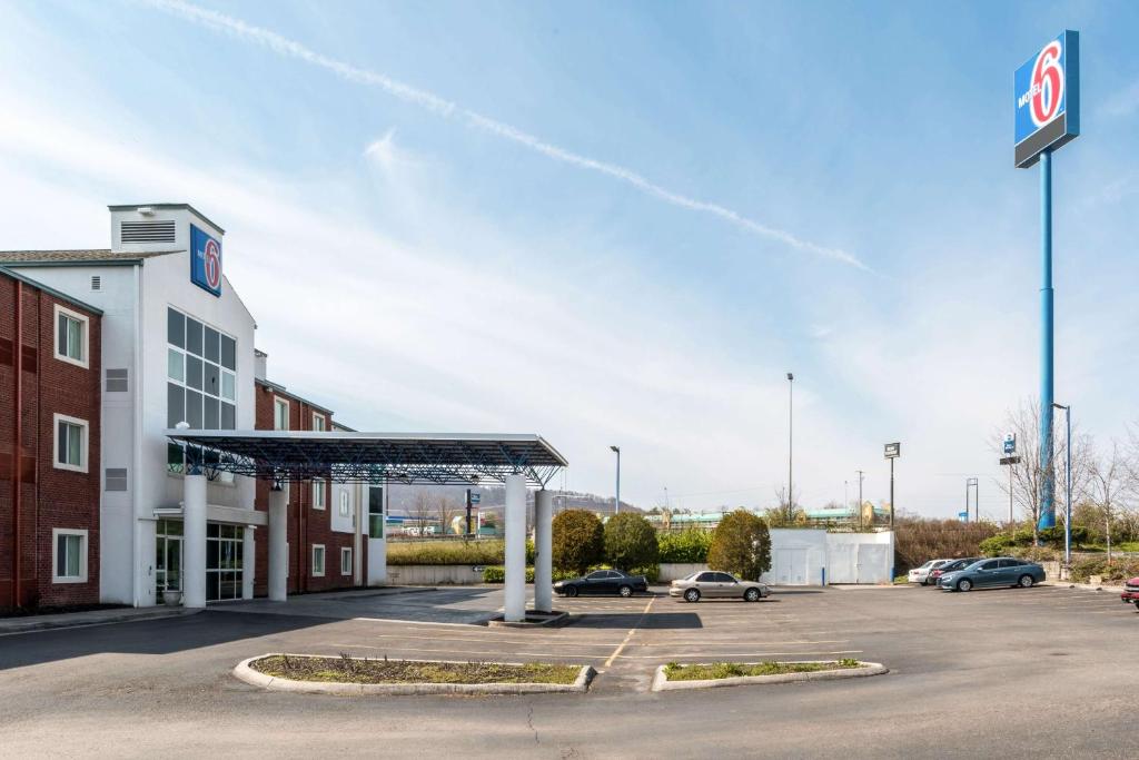 Motel 6-Newport, TN photo 1