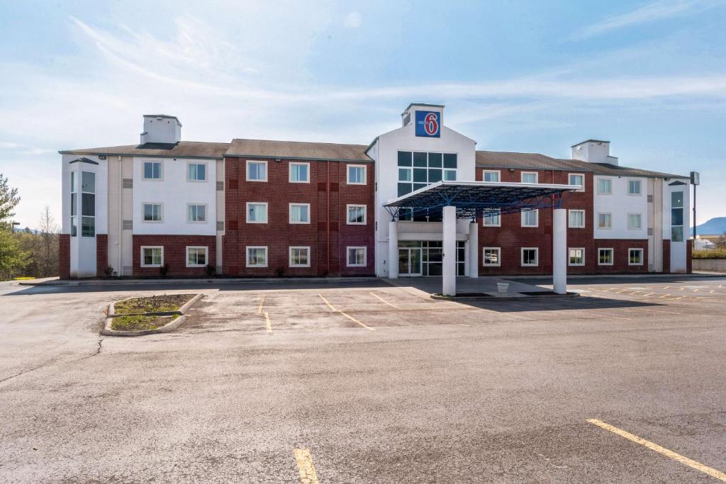 Motel 6-Newport, TN photo 2