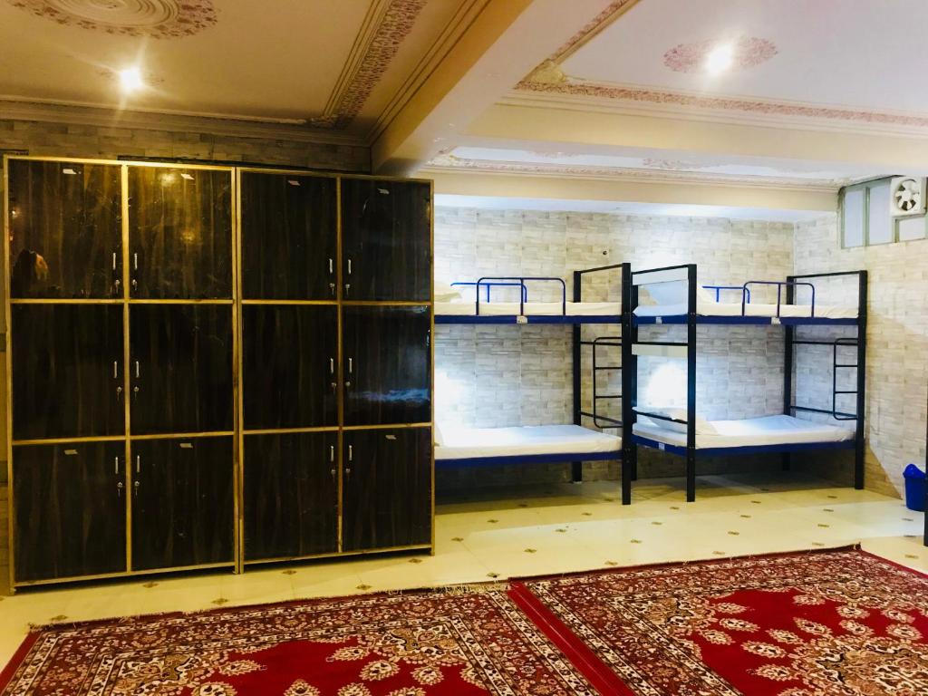 Номер (Bed in 10-Bed Mixed Dormitory Room with AC), TUK-TUK BACKPACKERS