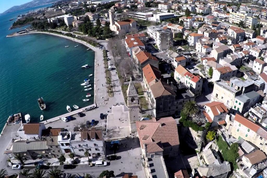 apartments TONI with free parking photo 1