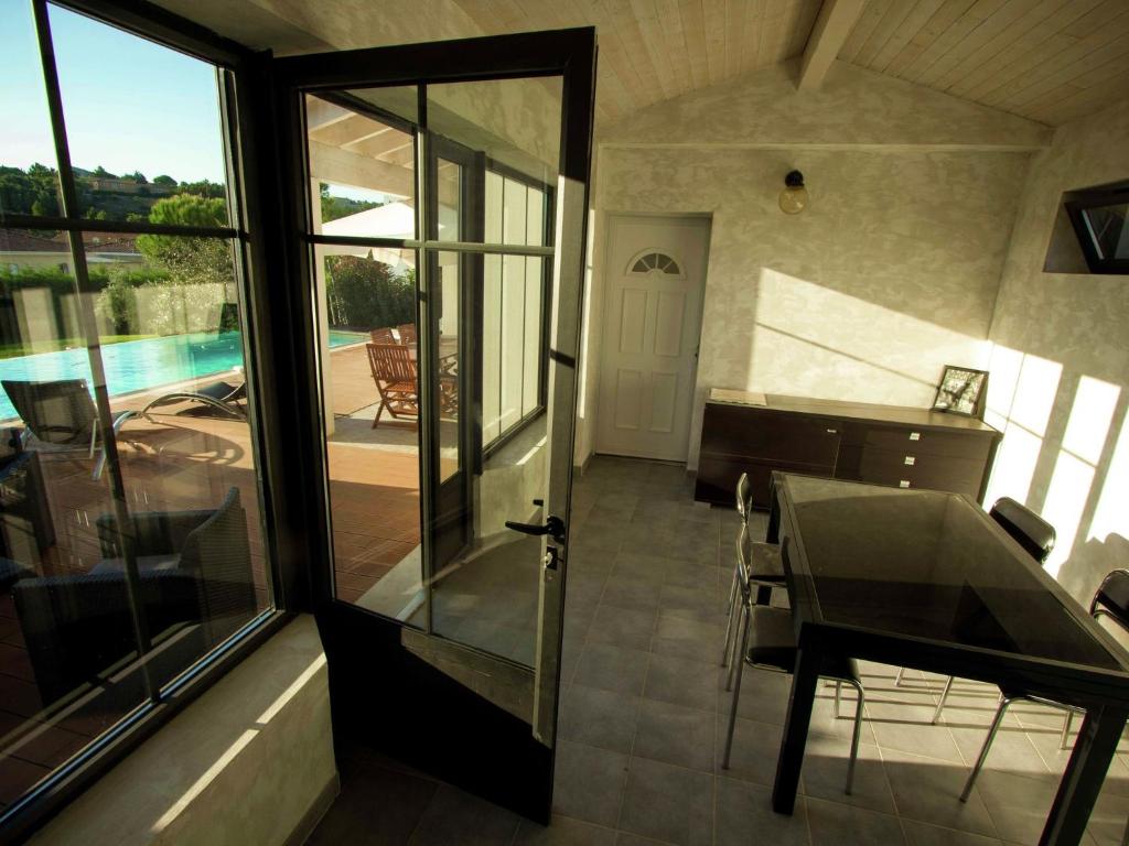 Beautiful Holiday Home with Swimming Pool in Narbonne