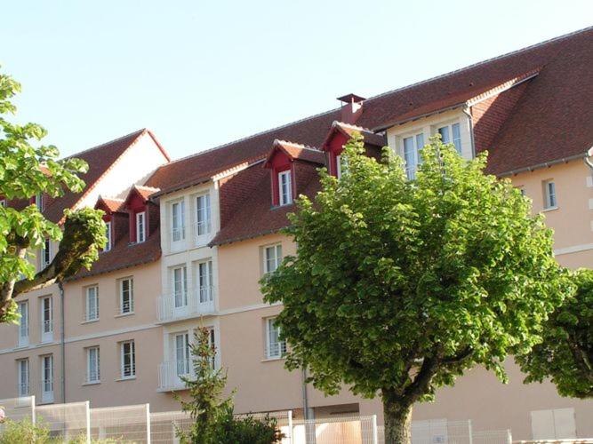 Well-kept apartment, located in nice Roche-Posay photo 2