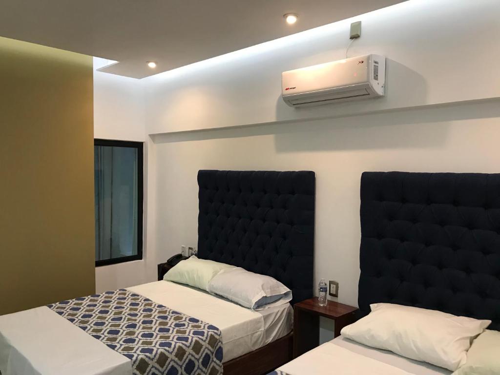 Hotel Plaza Amalia photo 1