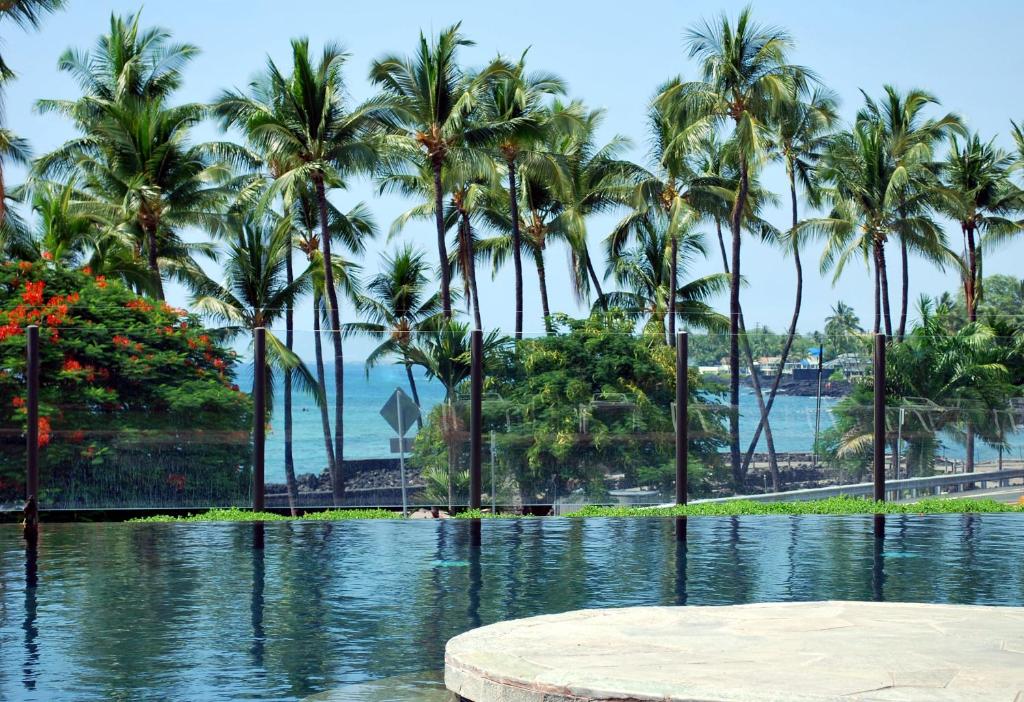 Beach Villas at Kahalu'u image