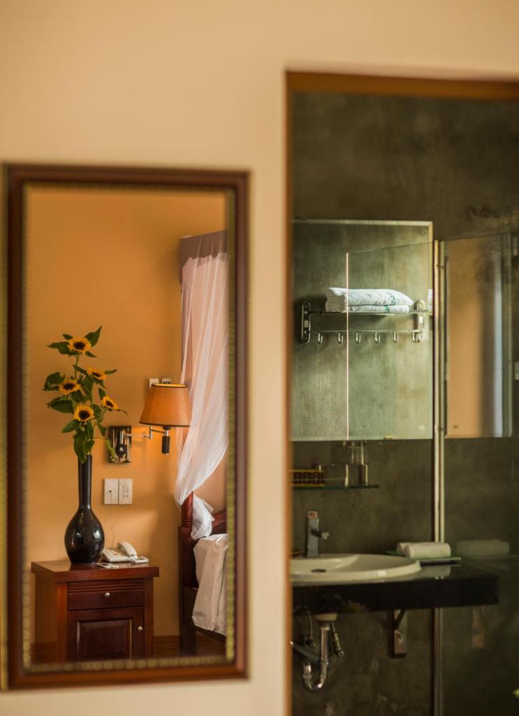 Phong Nha Lake House Resort