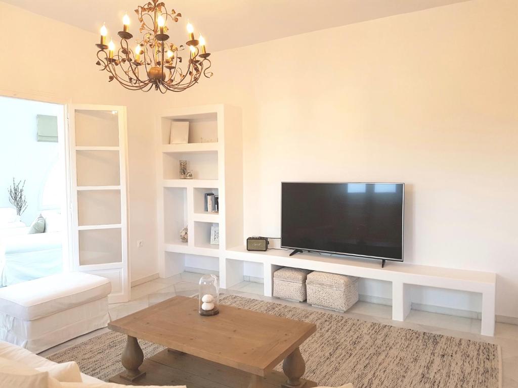 Artemis Sunny Villa photo 3