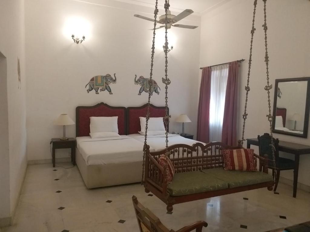 Сьюит (Роскошный люкс), Jayamahal Palace Hotel