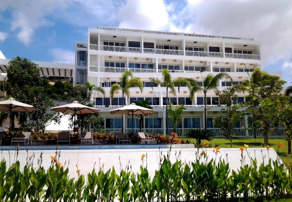 The Cliff Resort & Residences