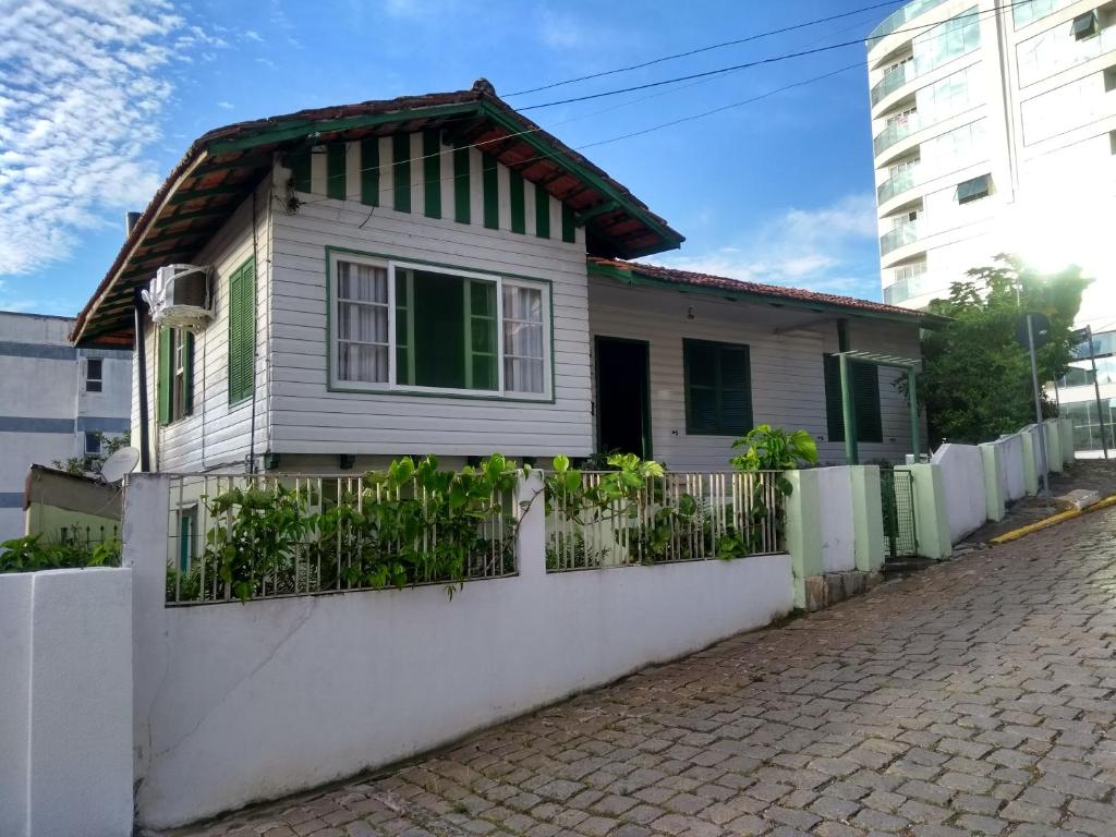 Opa Haus - Pousada & Hostel