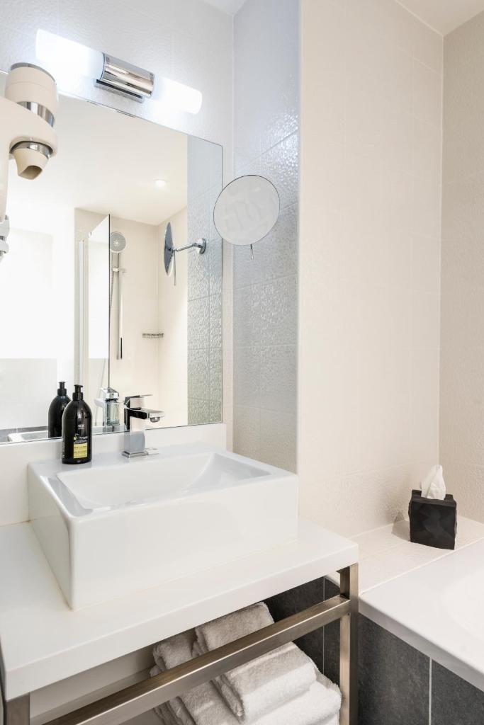 Студио (Небольшой номер-студио (для 2 взрослых)), Hipark Design Suites La Villette
