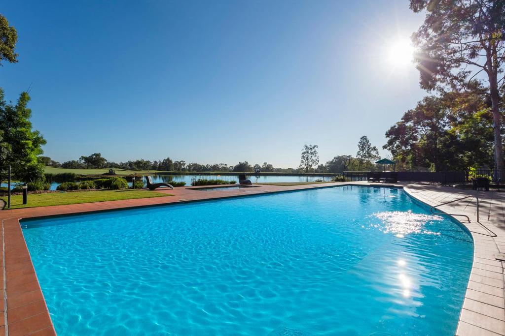 Oaks Cypress Lakes Resort photo 1