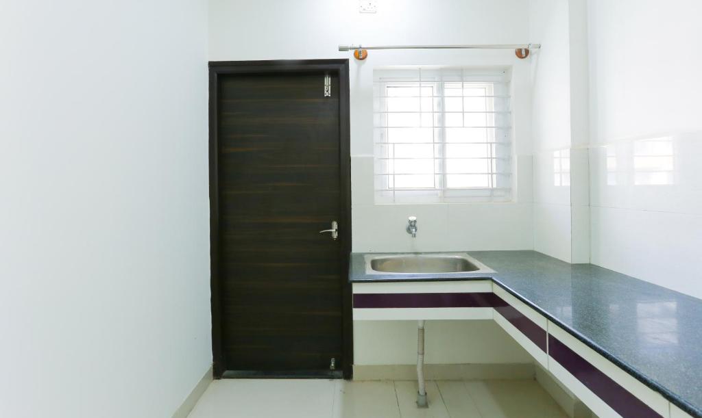 Двухместный ([Sanitized] Standard Double or Twin Room), Treebo Worldtree Bellandur