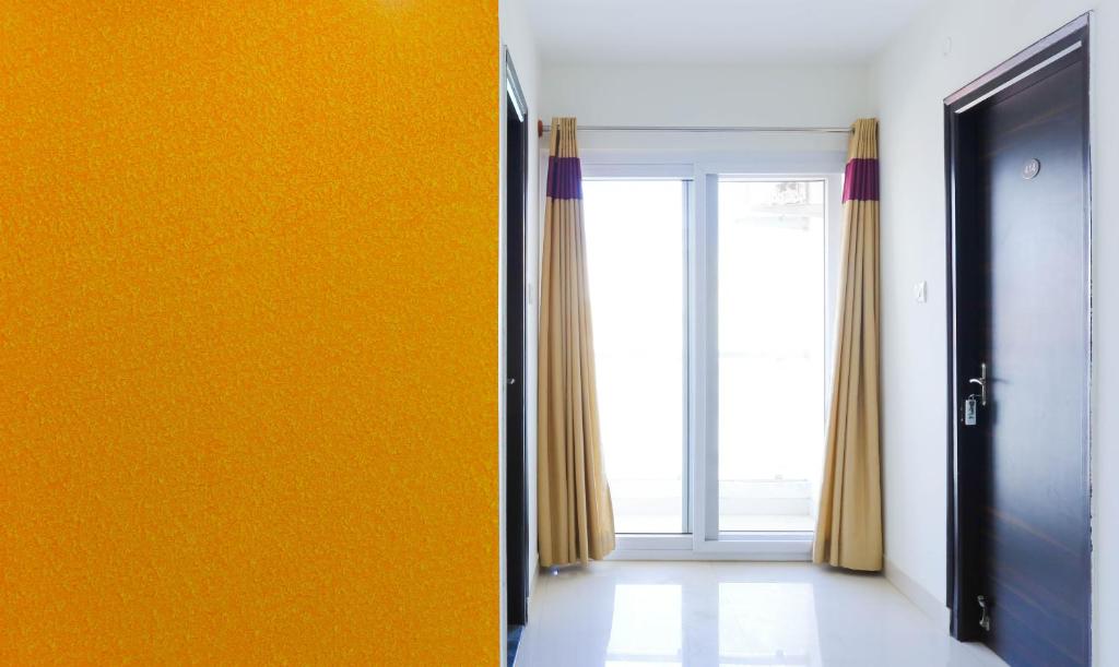 Двухместный ([Sanitized] Standard Double or Twin Room), Treebo Worldtree Bellandur