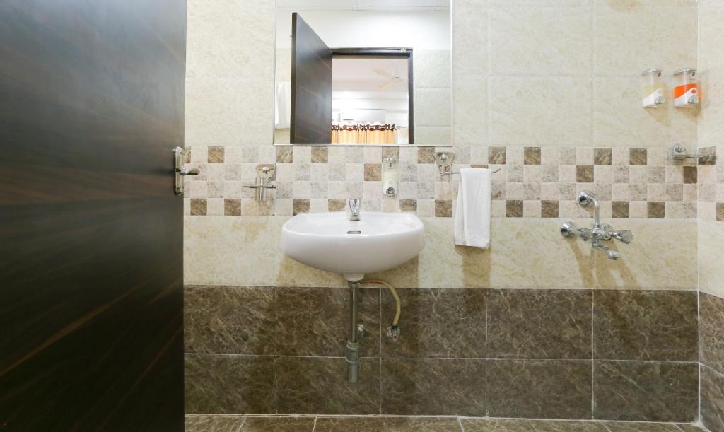 Двухместный ([Sanitized] Standard Double or Twin Room), Treebo Worldtree Bellandur