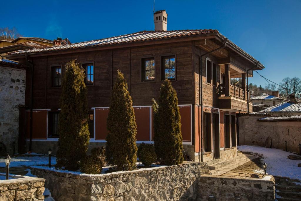Red House photo 3