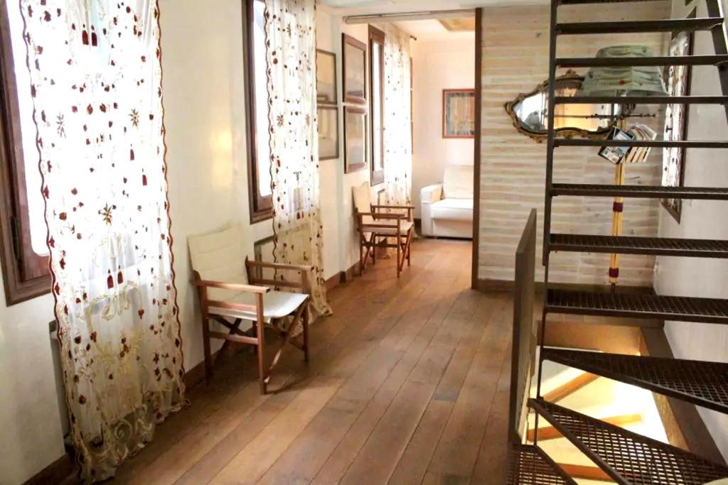 Venetian House With Terrace photo 2