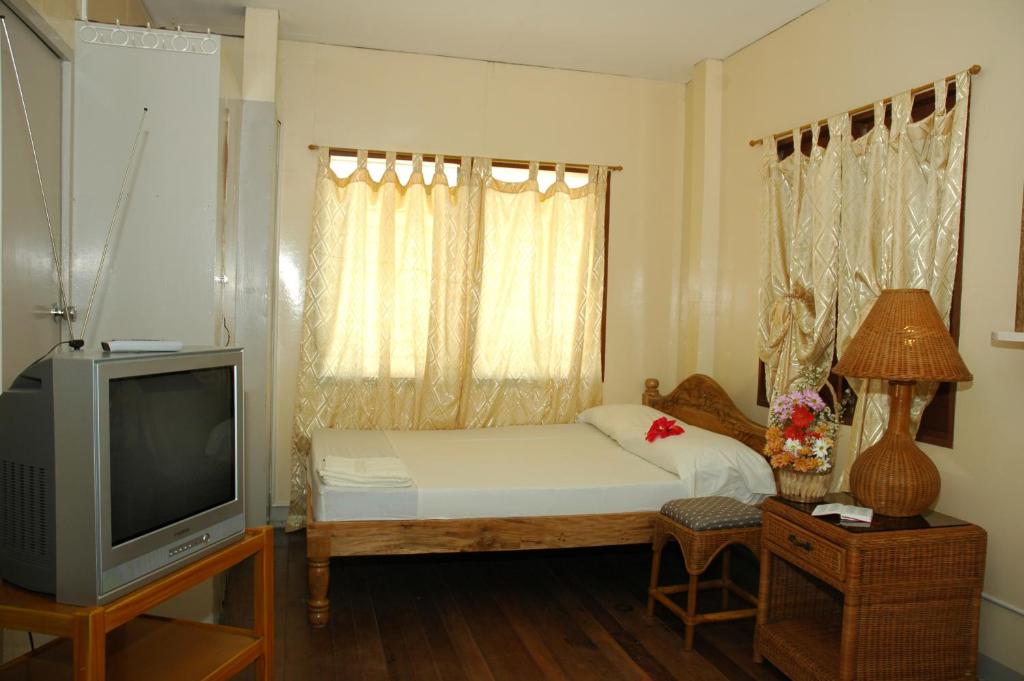 Masamayor's Beach House and Resort photo 2