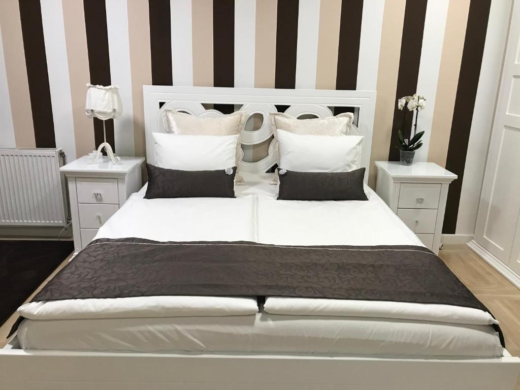 Lux new white apartment photo 3