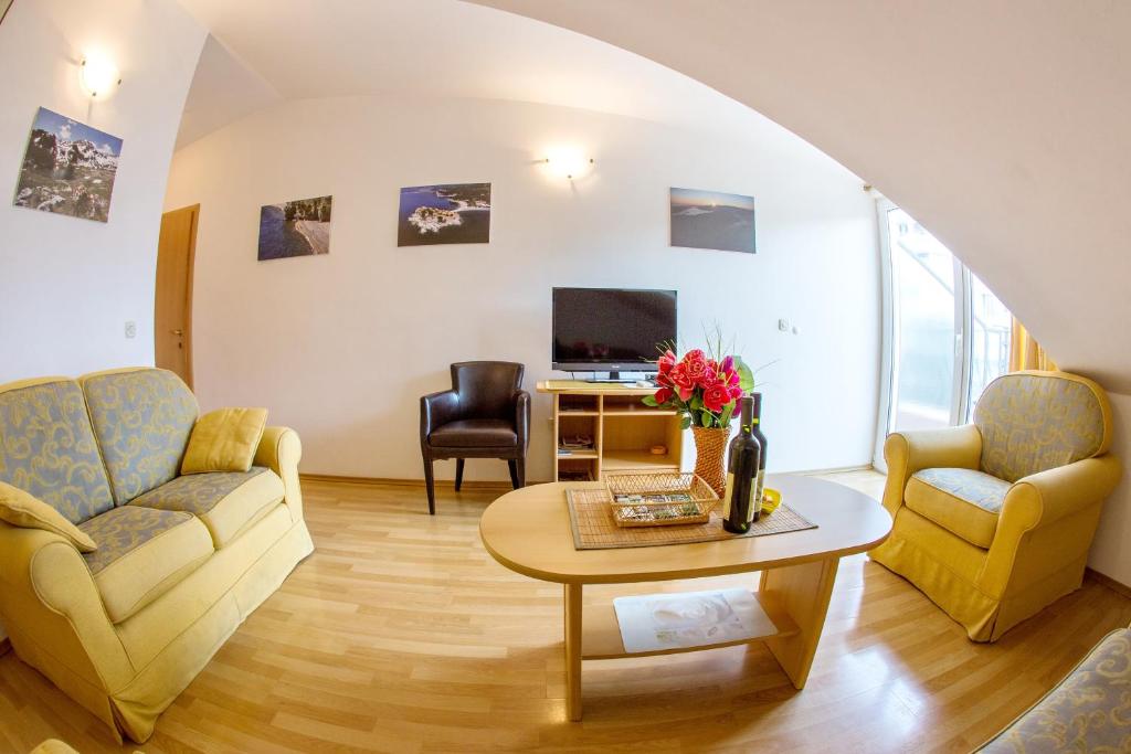 Апартаменты (Апартаменты с 1 спальней и видом на море), Luka Apartments