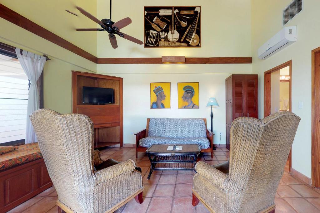 Condo #22 @ Beachside Villas photo 4