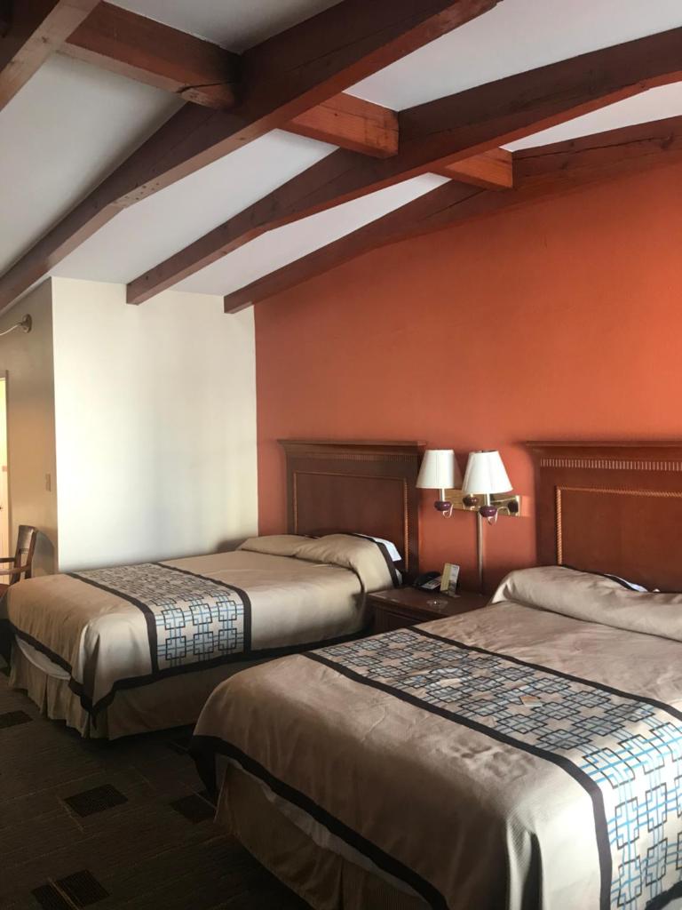 Wayfarer Motel image
