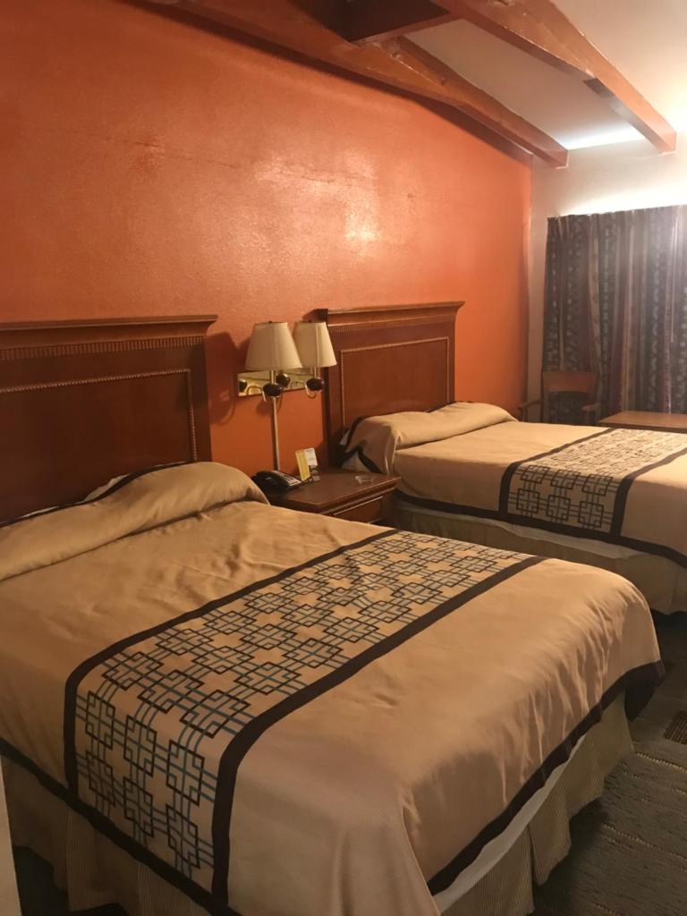 Wayfarer Motel photo 1
