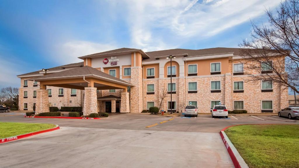 Best Western Plus Christopher Inn & Suites image